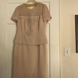 Mother of the bride midi length dress